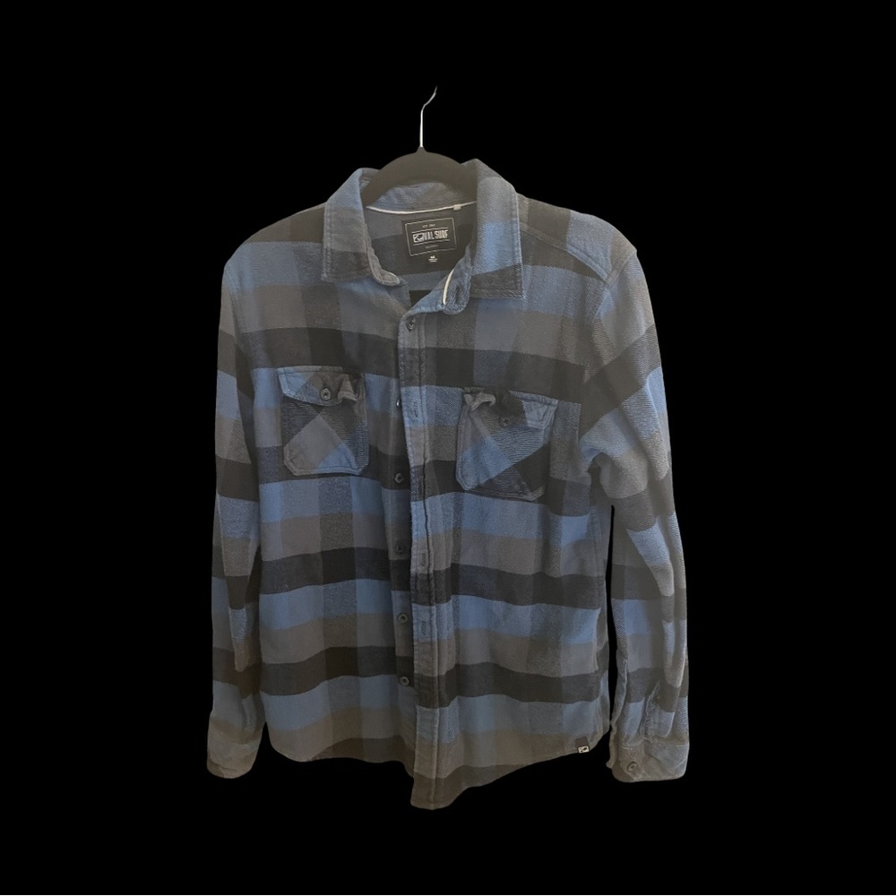 Men’s Val Surf blue checkered flannel.  Small gray on left sleeve (pictured)